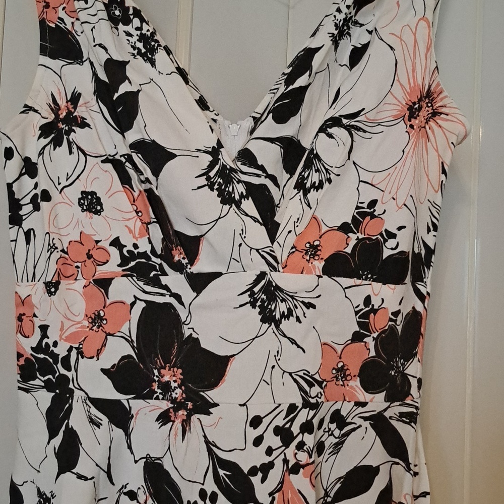 Stop Staring! Sleeveless Dress - Picture 3 of 7